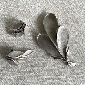 Trifari Brushed Silver Brooch and earring set - As seen in Maestro!